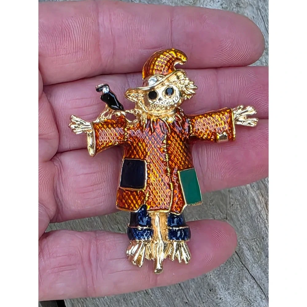 Scarecrow Brooch Gold Tone Enamel Fall Autumn Crow Rhinestone Pin